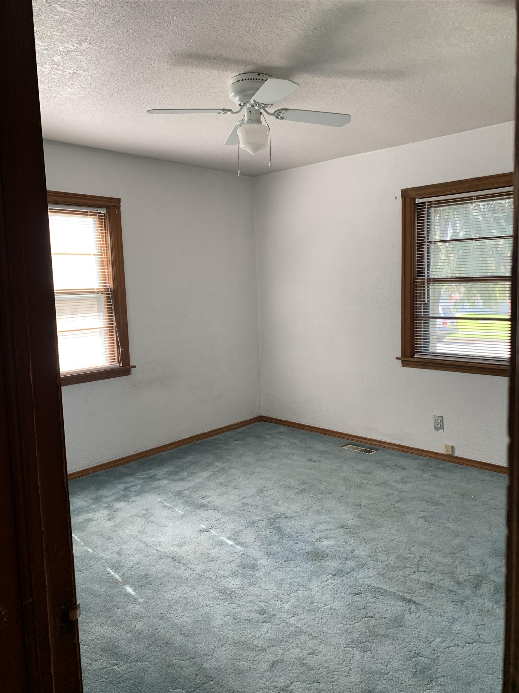 4720 LINCOLN St - Photo 9