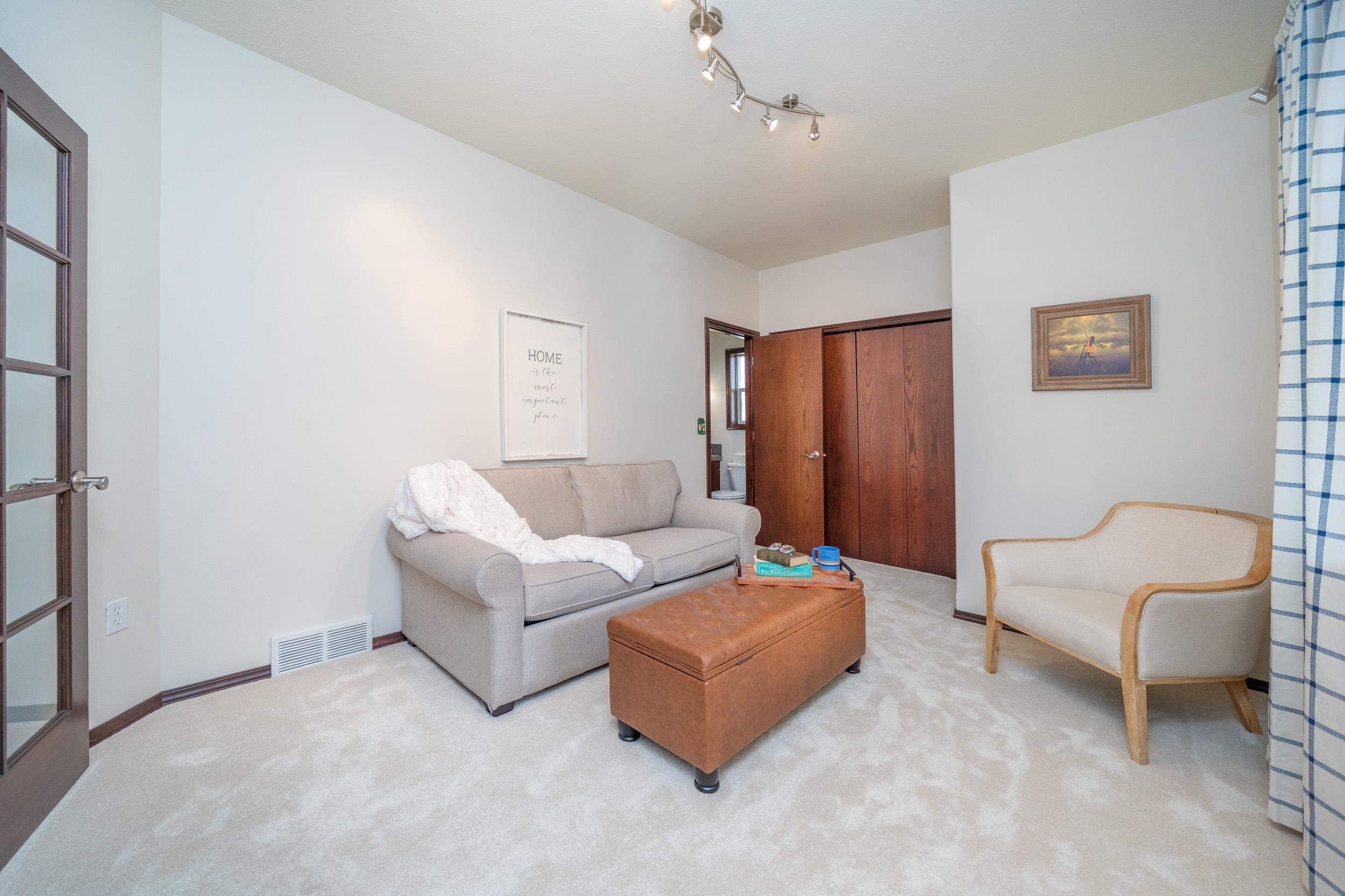 1211 N Lancashire Ln - Photo 6