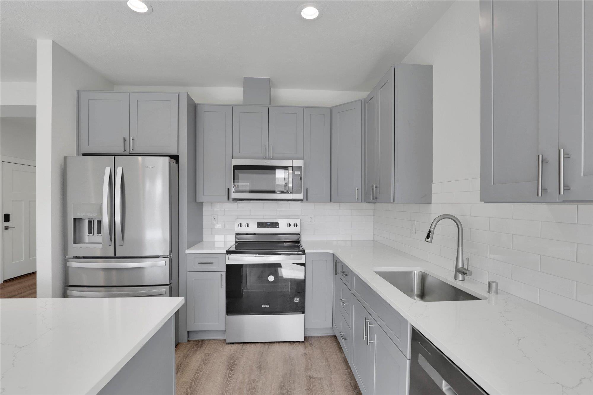 13813 W Redding Dr - Photo 10