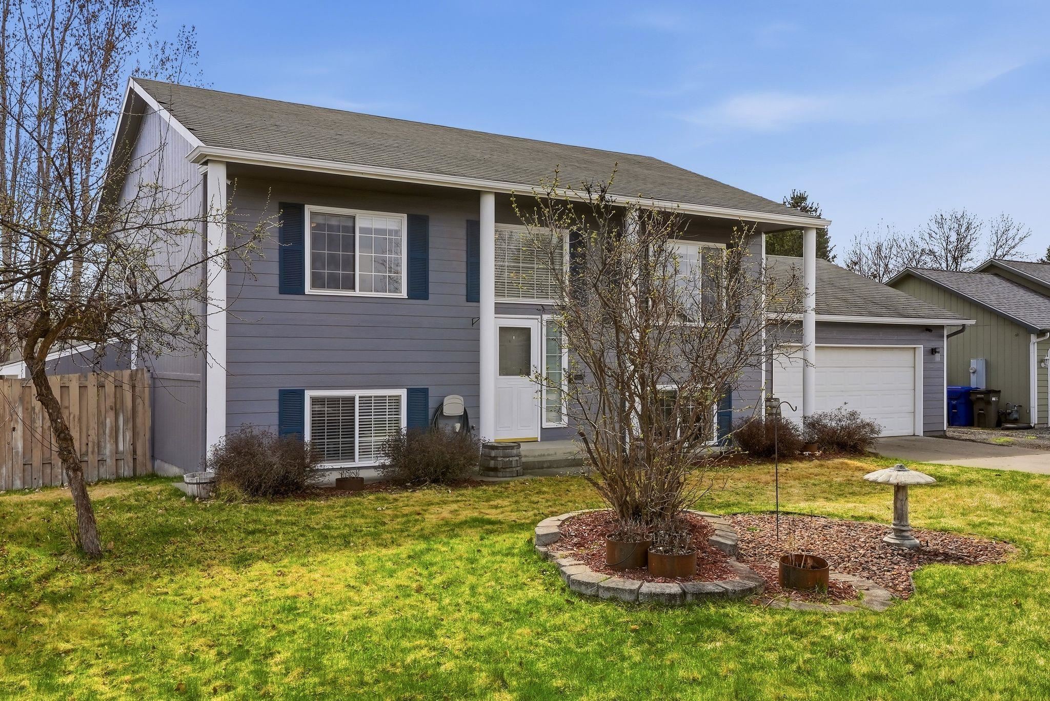 310 E Trevor St - Photo 2