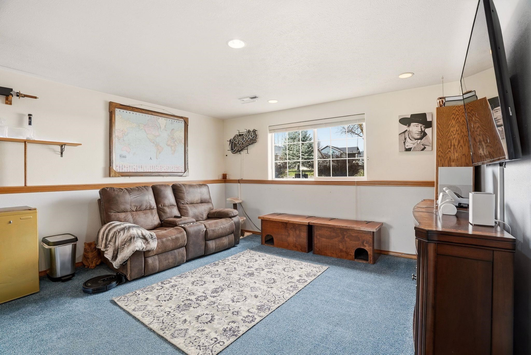 310 E Trevor St - Photo 18