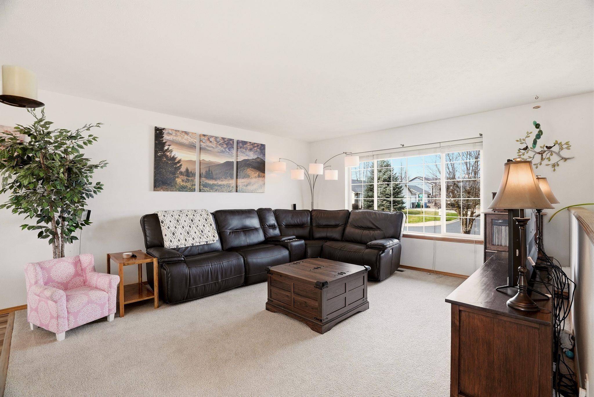 310 E Trevor St - Photo 3