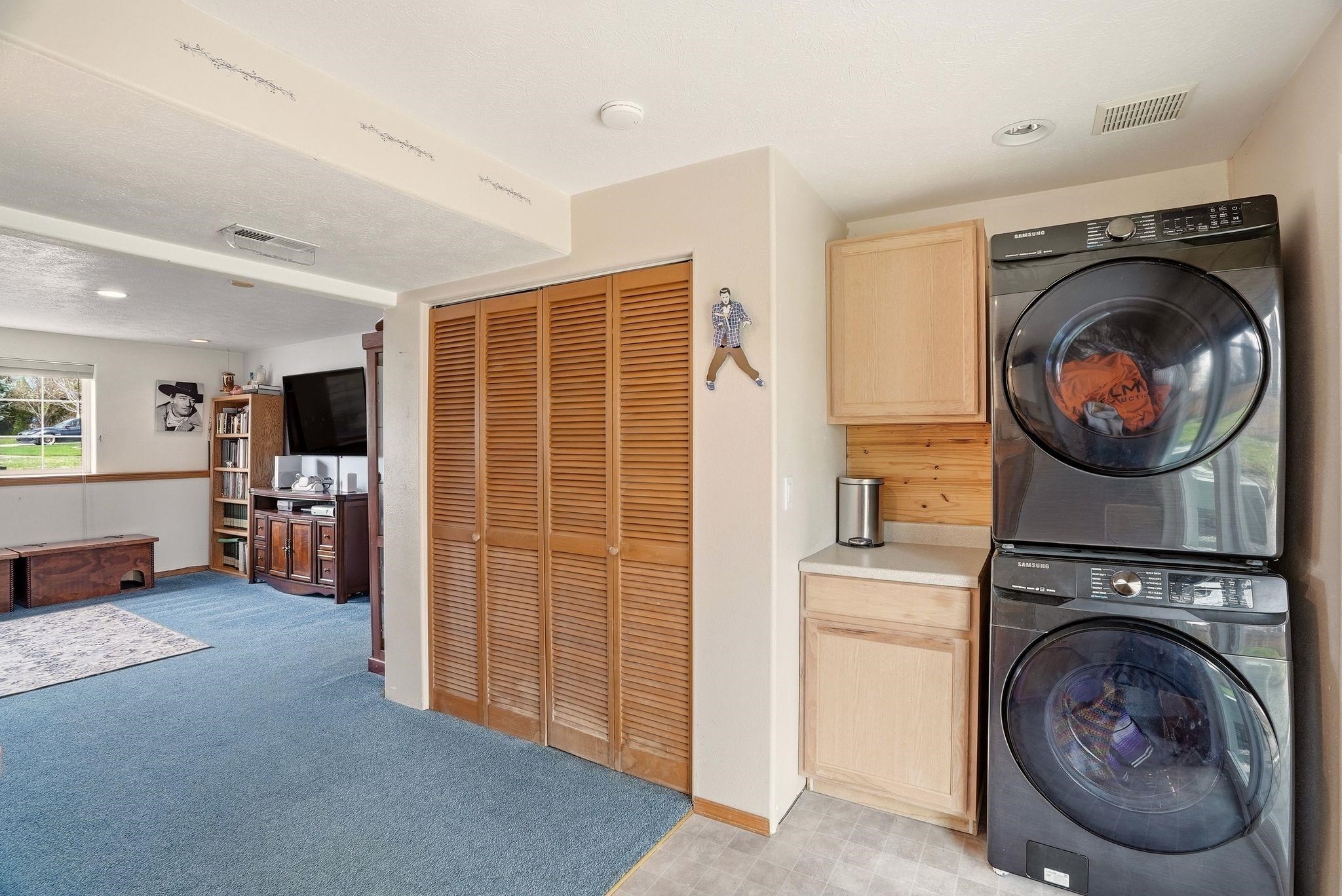 310 E Trevor St - Photo 22