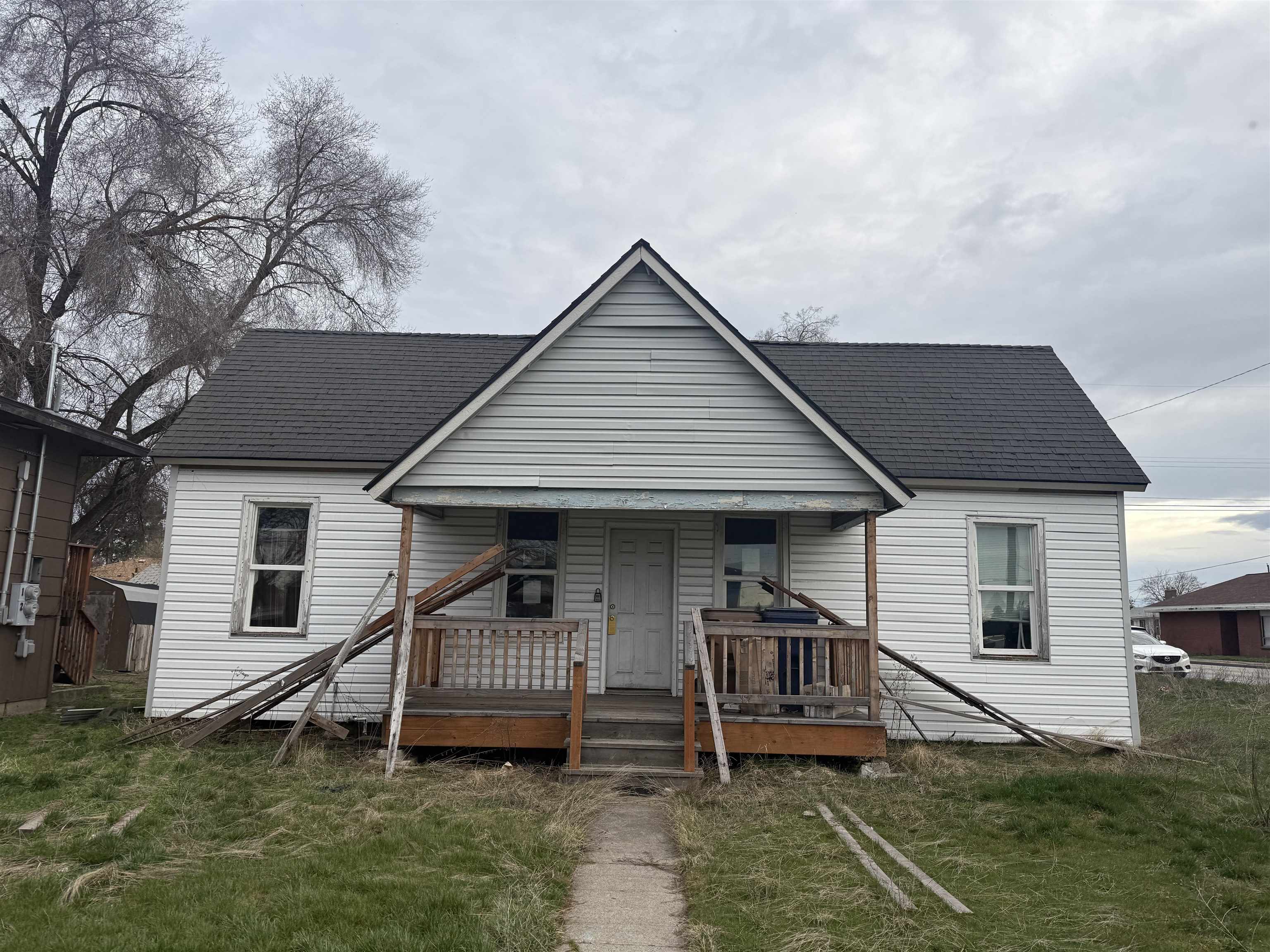 1002 E Princeton Ave - Photo 1