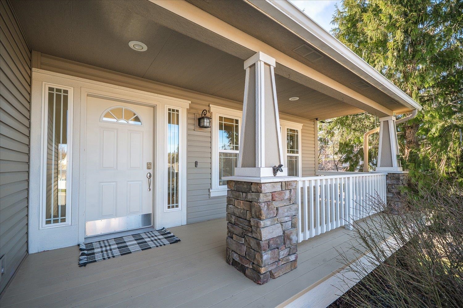 525 W Bolan Ave - Photo 2