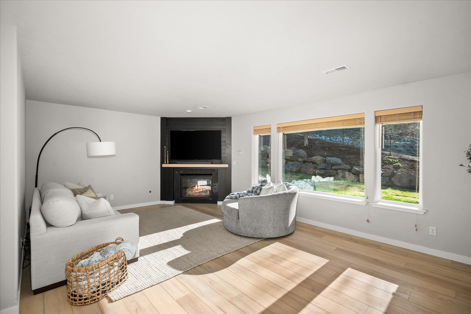 525 W Bolan Ave - Photo 11