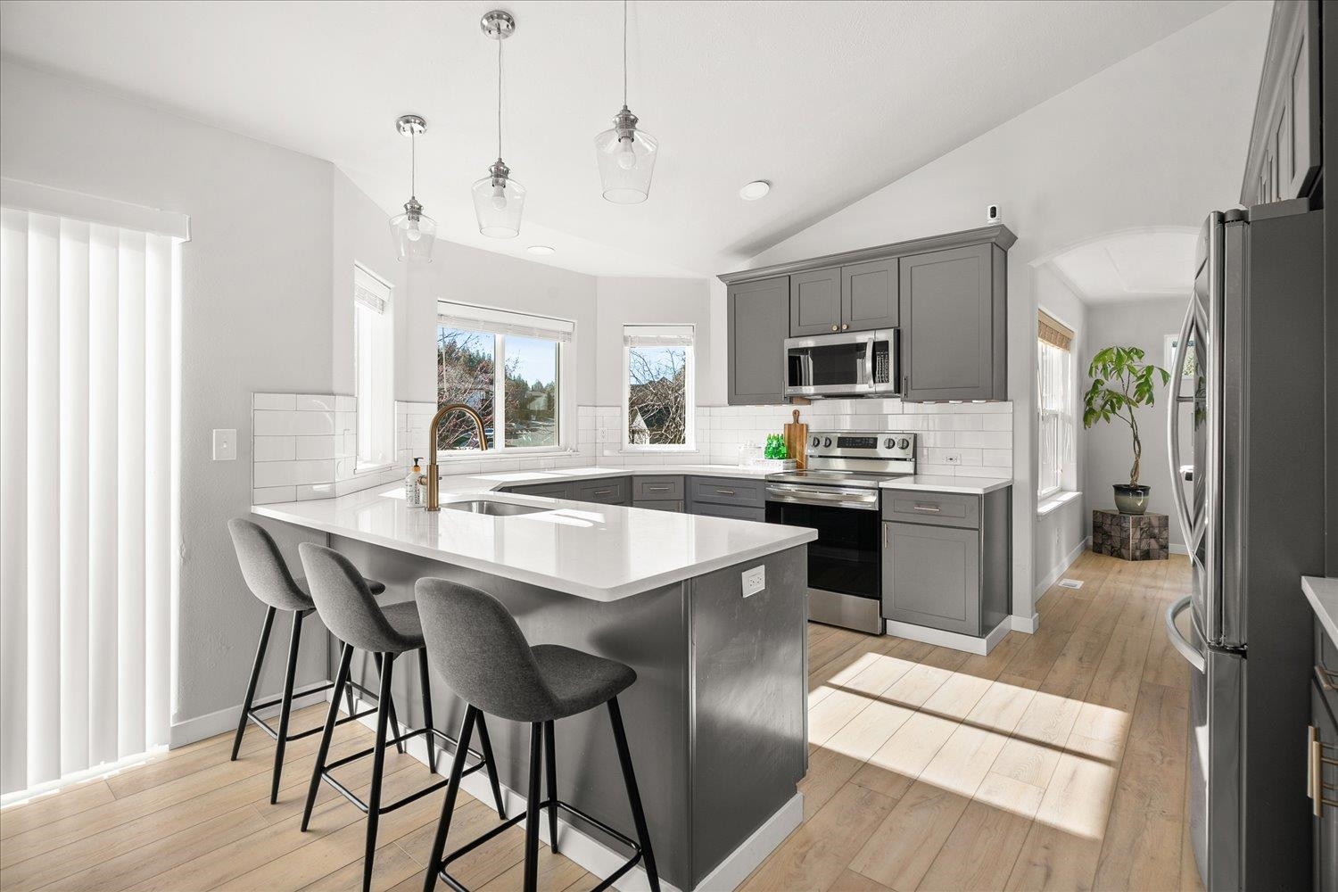 525 W Bolan Ave - Photo 8