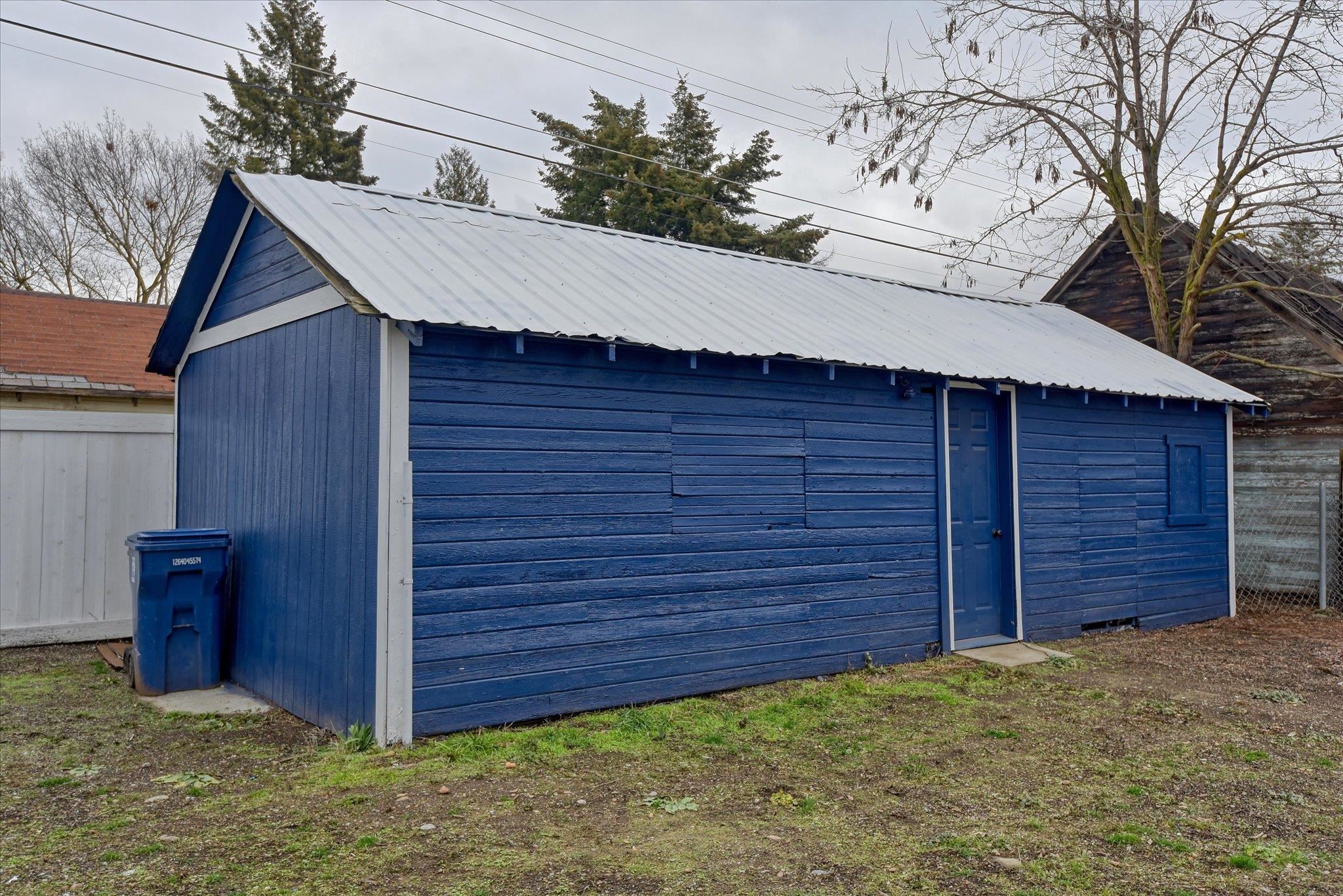 1812 W Nora Ave - Photo 3