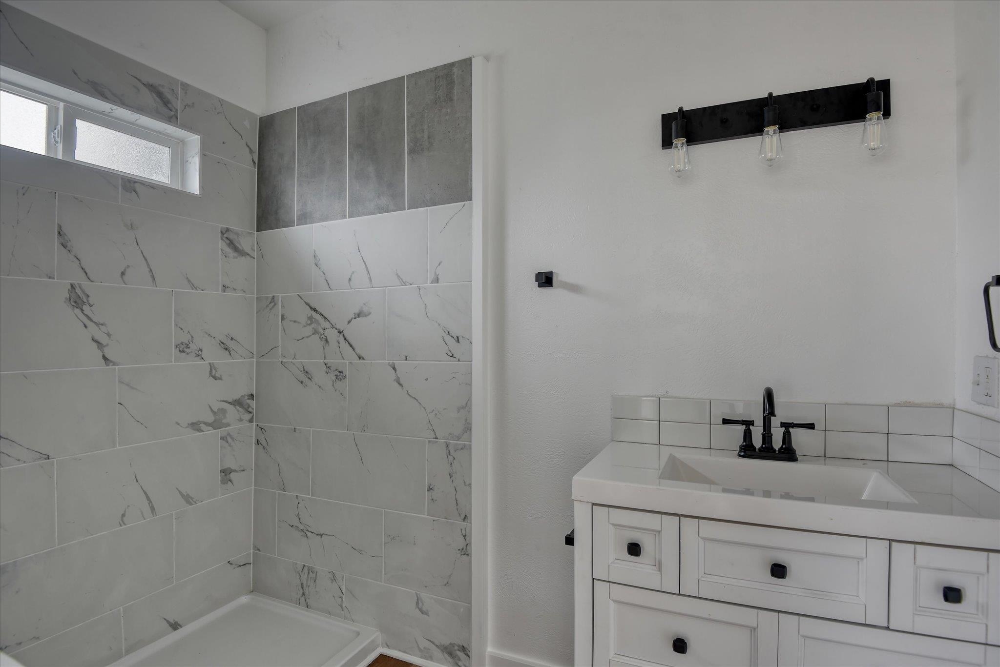 1812 W Nora Ave - Photo 9