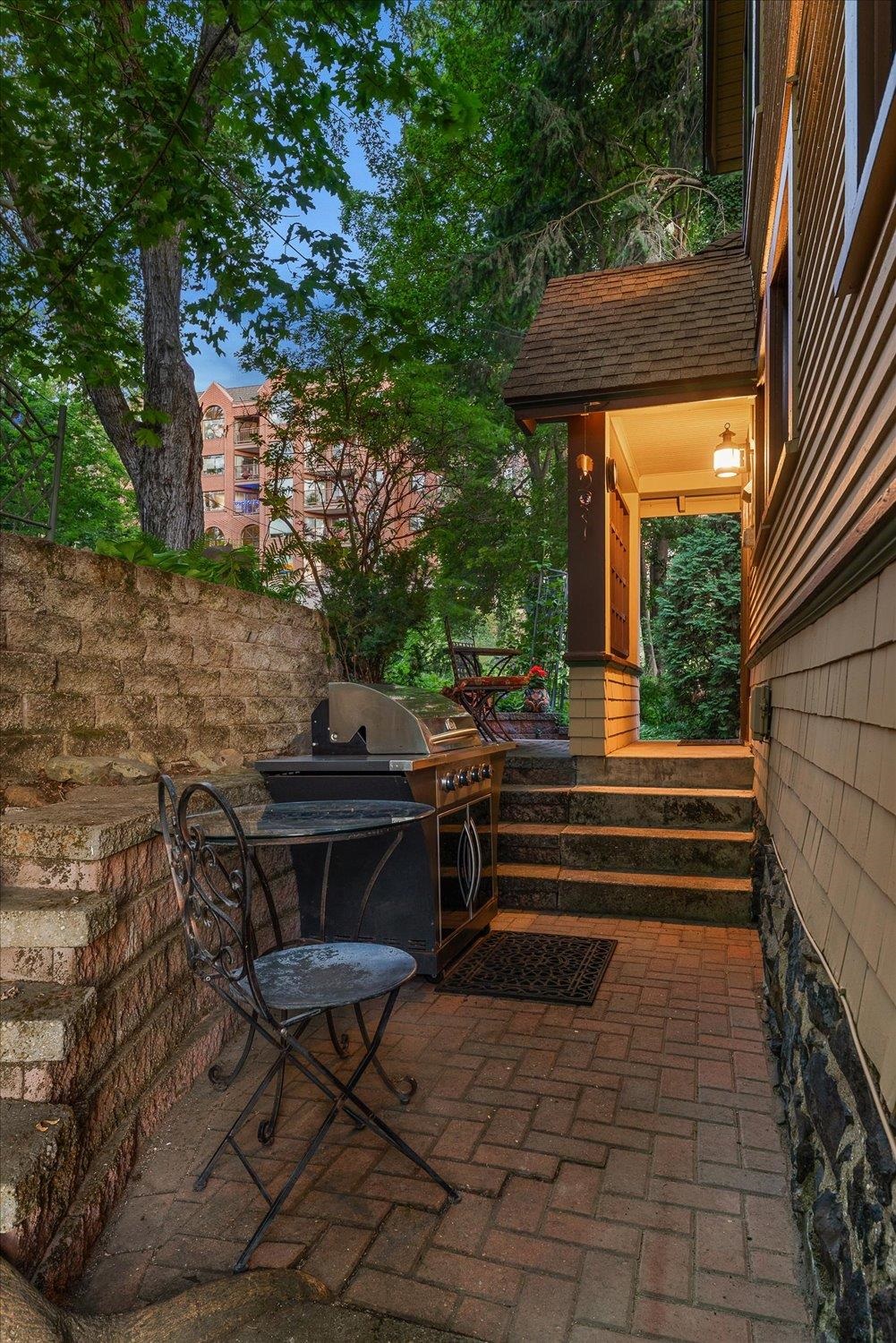 215 E 9th Ave - Photo 34