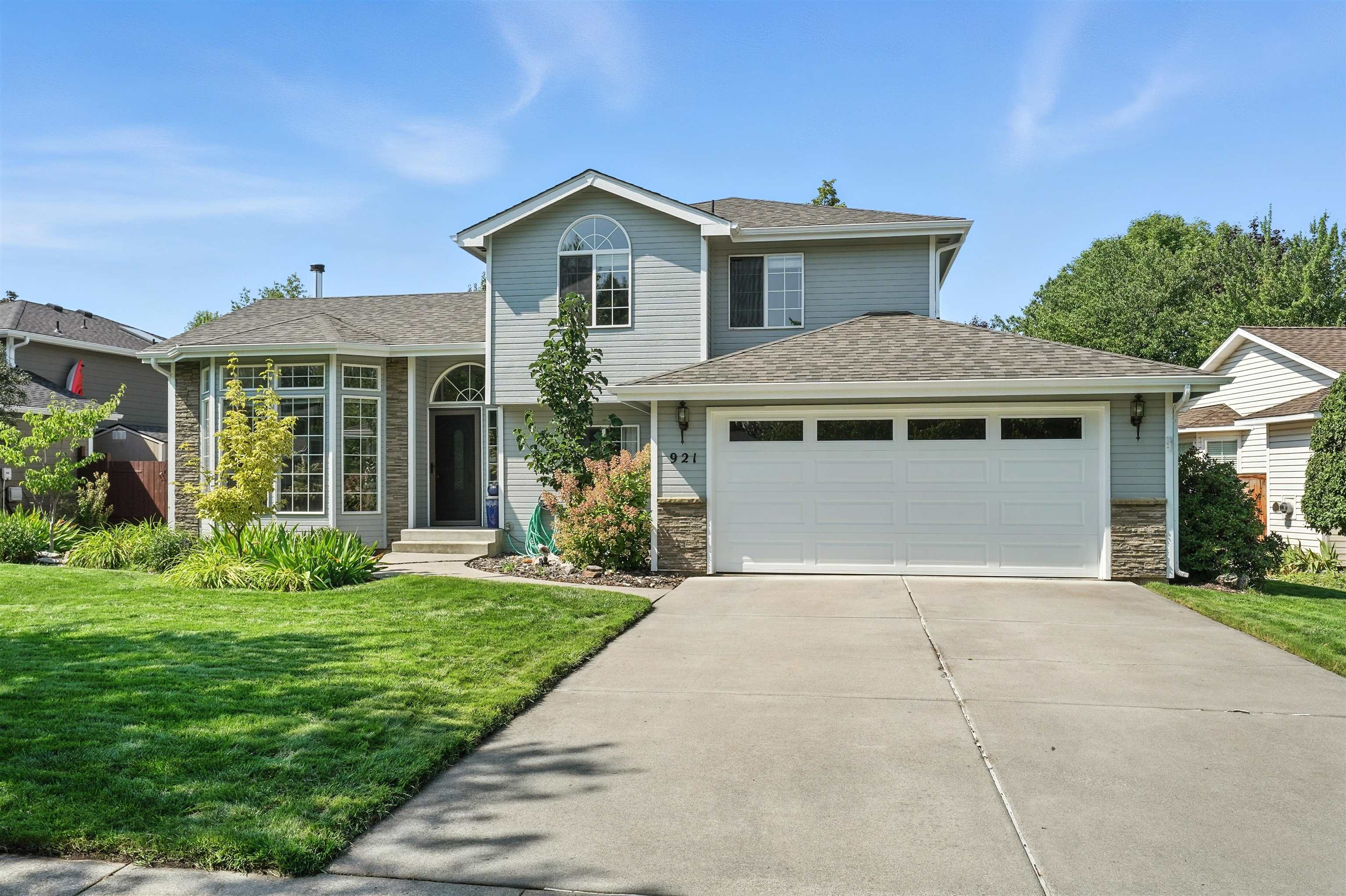 921 N Wright Blvd - Photo 2