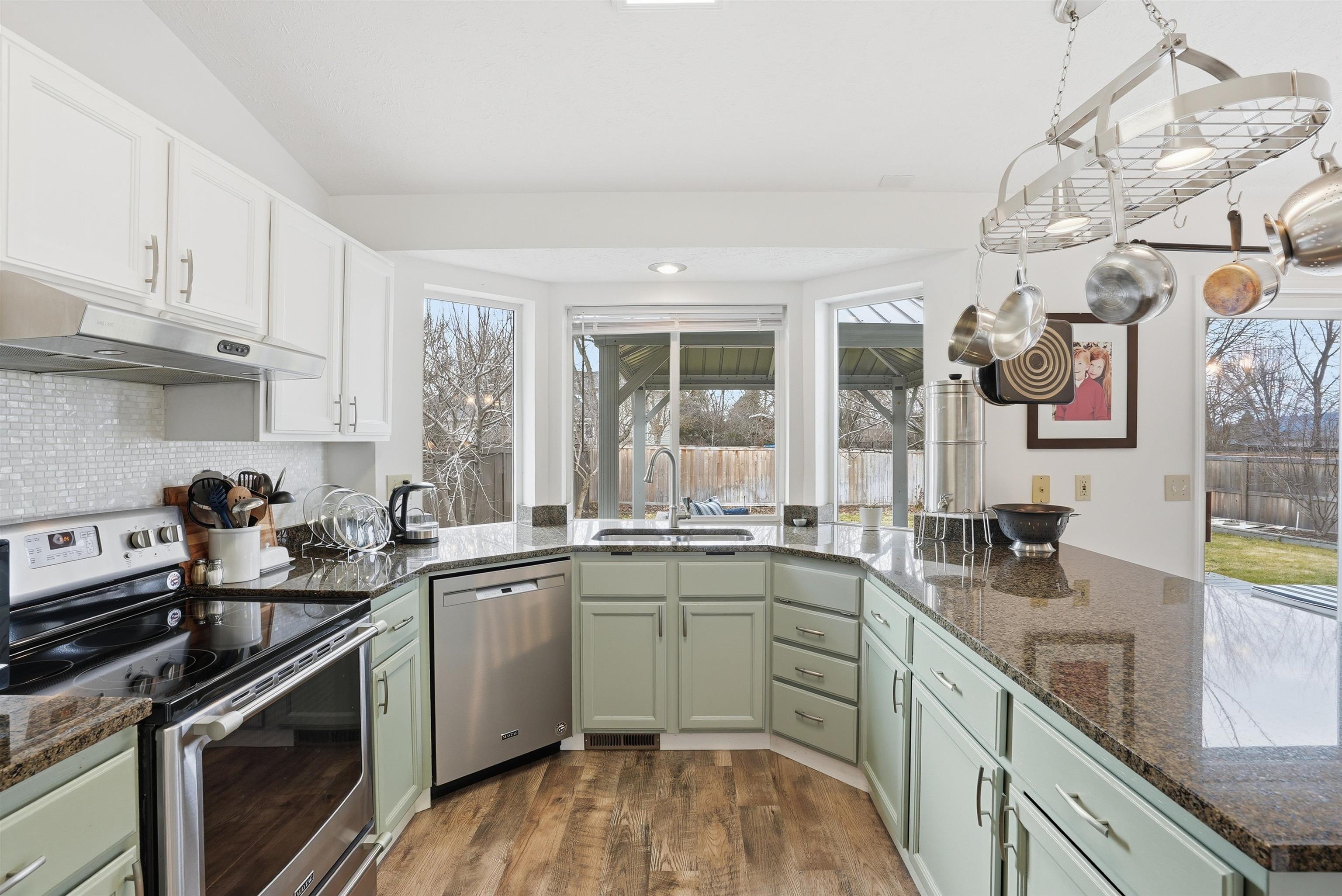 921 N Wright Blvd - Photo 11