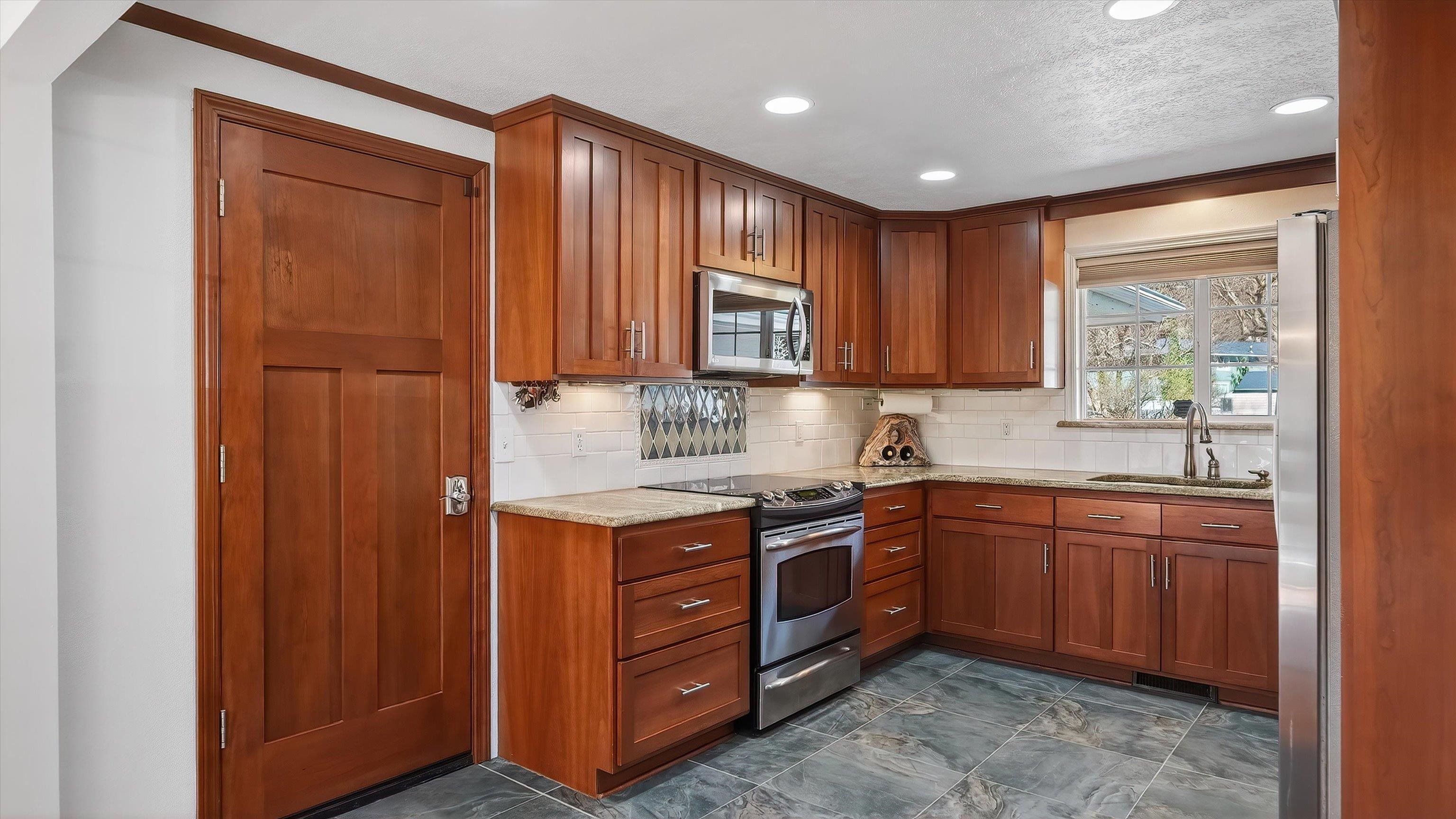 1118 E Eastview Dr - Photo 12
