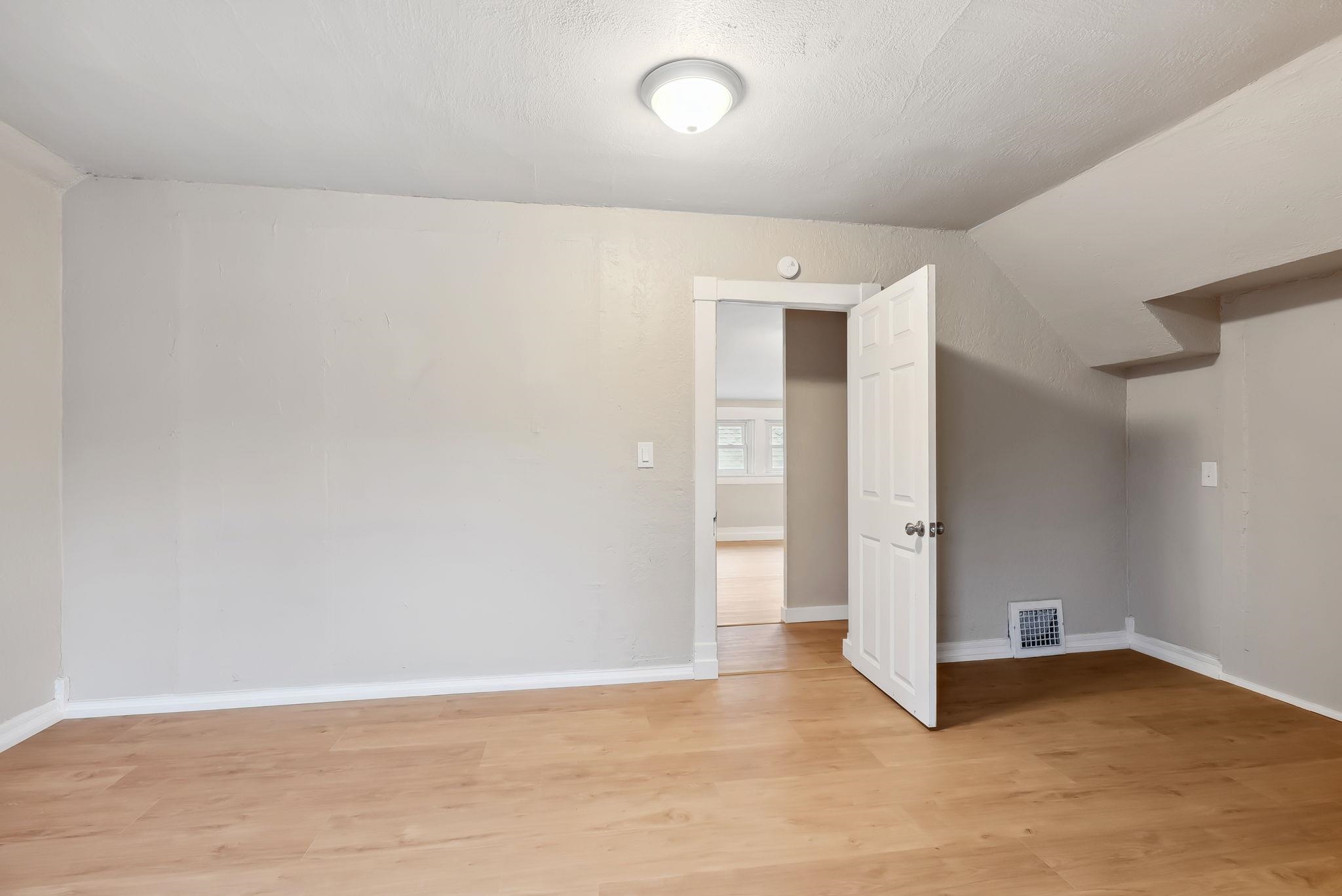 1904 W Gardner Ave - Photo 17