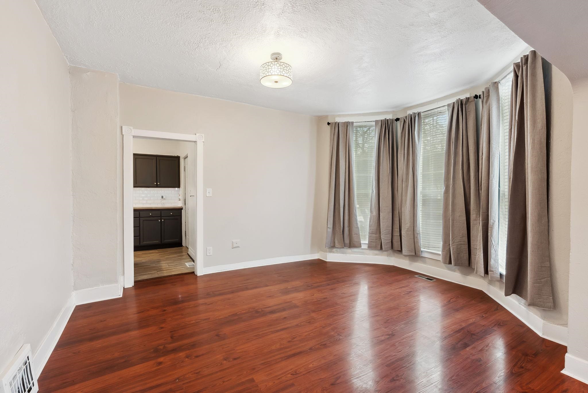 1904 W Gardner Ave - Photo 5