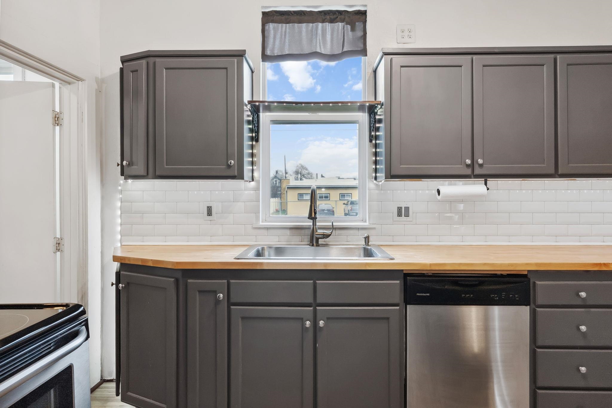 1904 W Gardner Ave - Photo 7