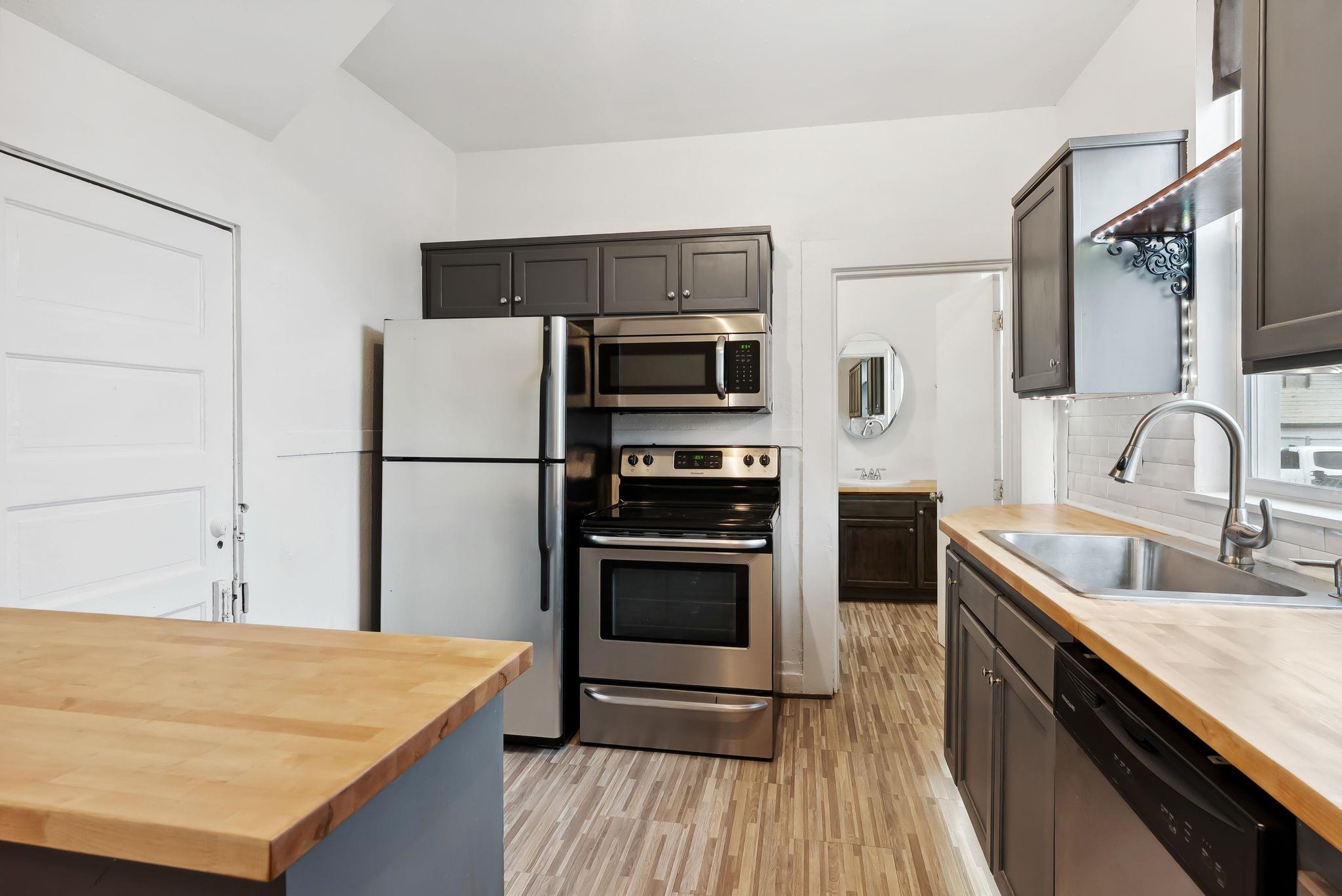 1904 W Gardner Ave - Photo 8