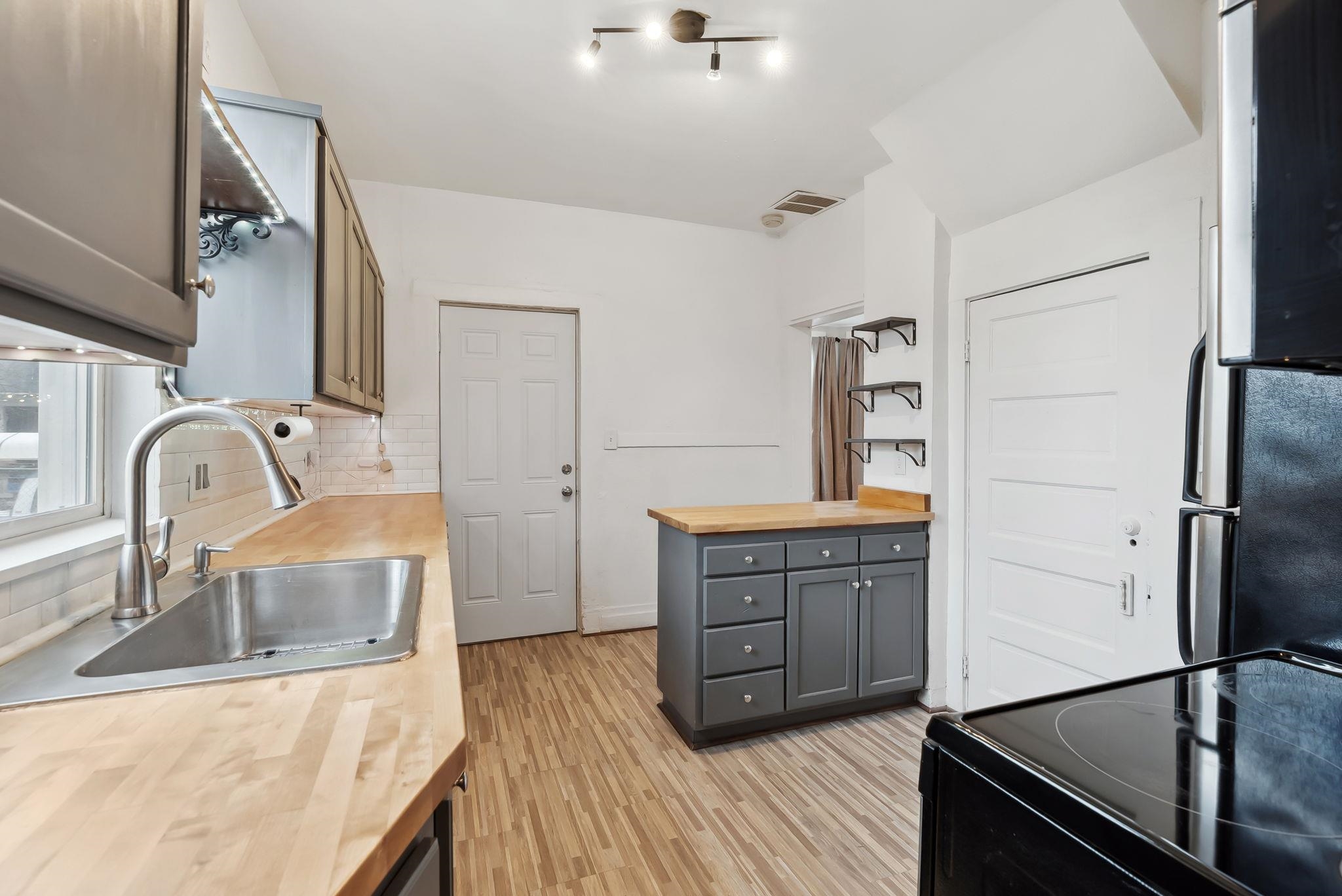 1904 W Gardner Ave - Photo 9