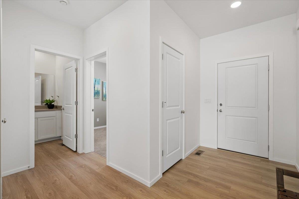 710 E 4th Ave - Photo 3