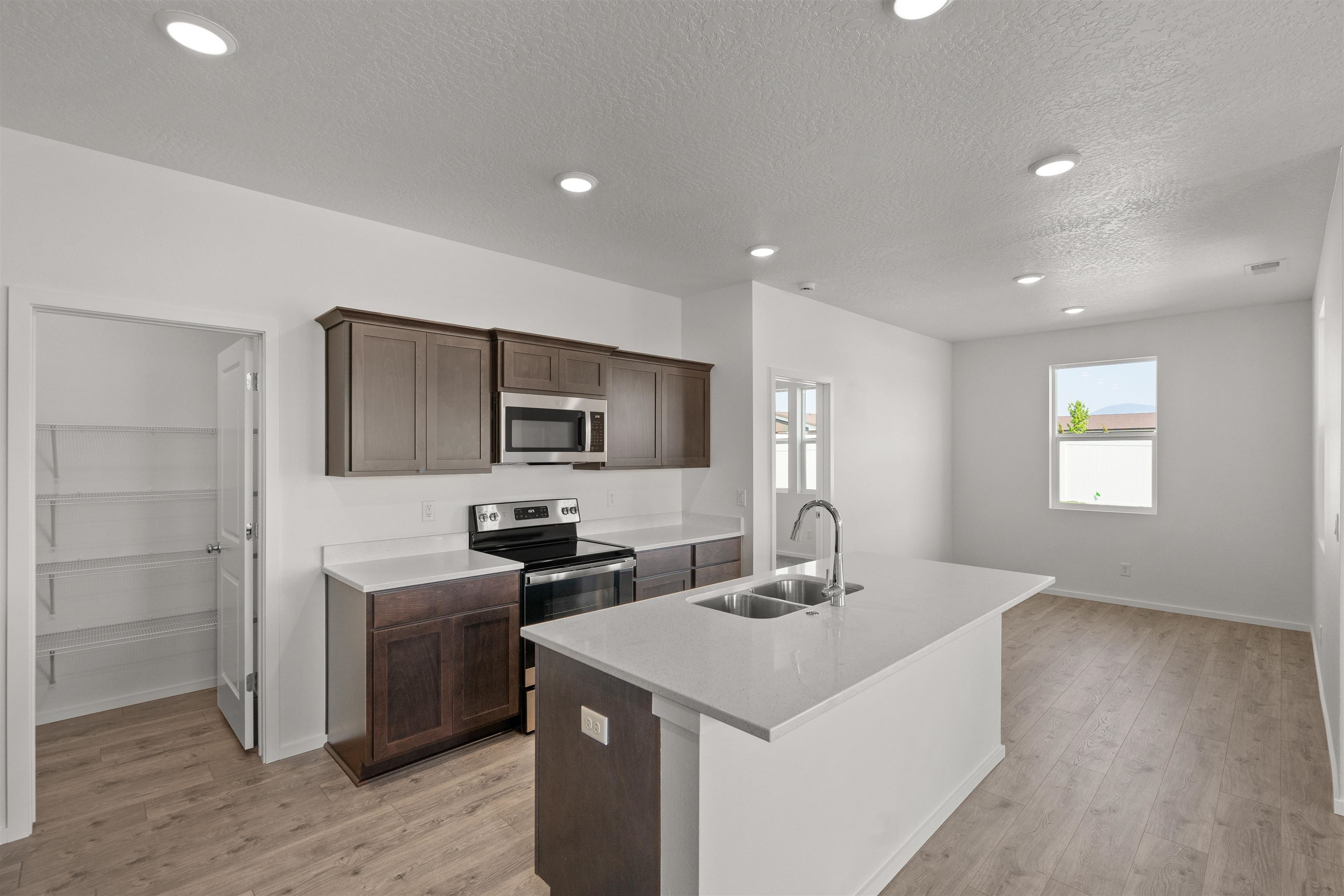 411 N ARCADIA Ave - Photo 7