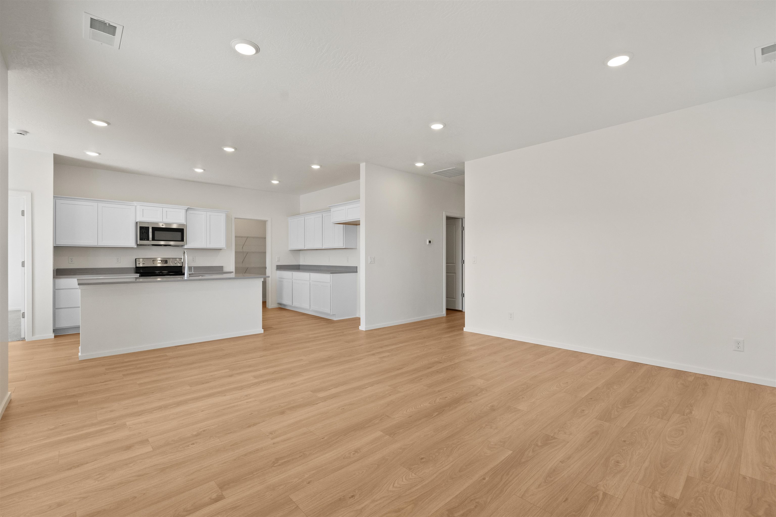 410 N ARCADIA Ave - Photo 8