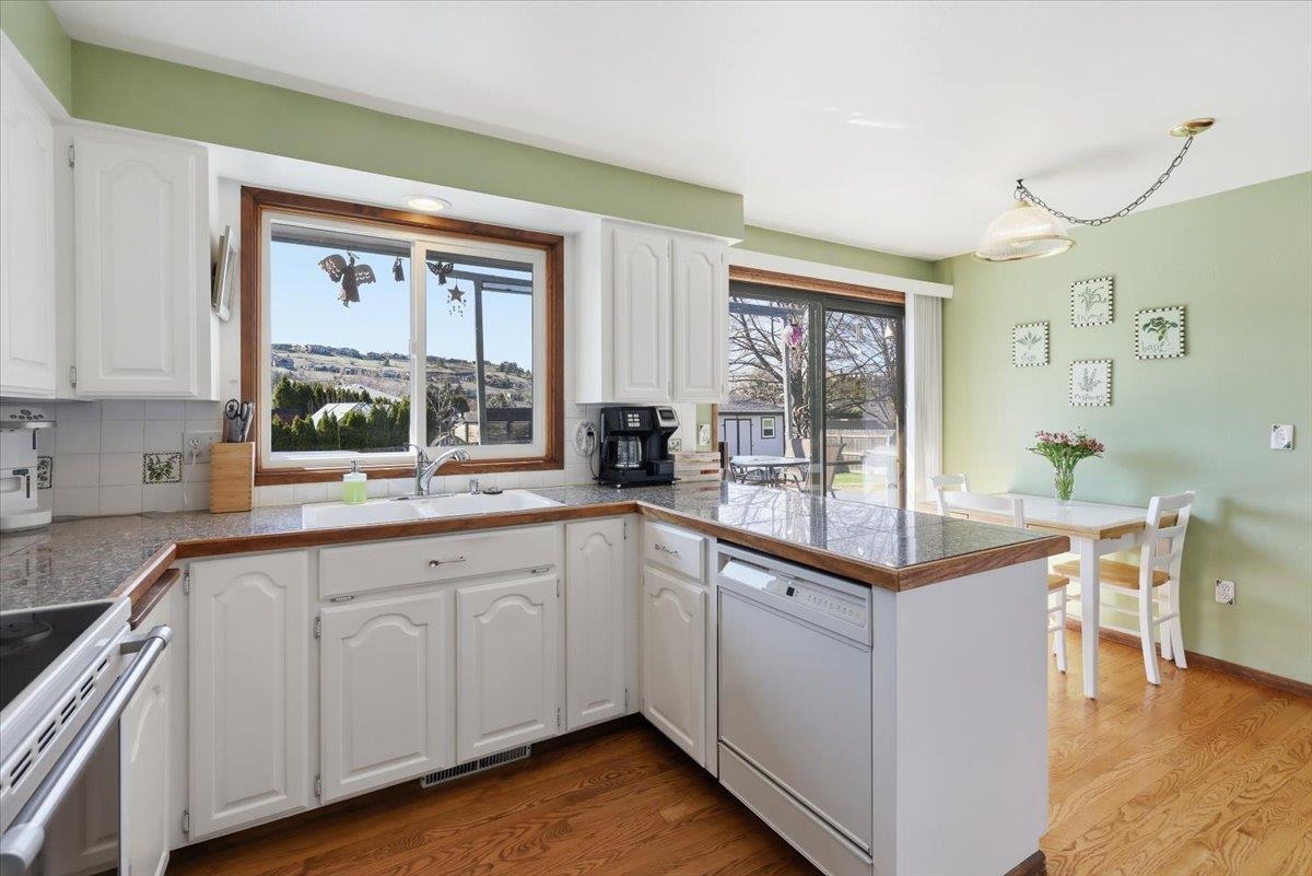 111 N Wright Blvd - Photo 12