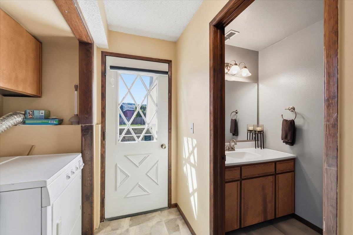 111 N Wright Blvd - Photo 23