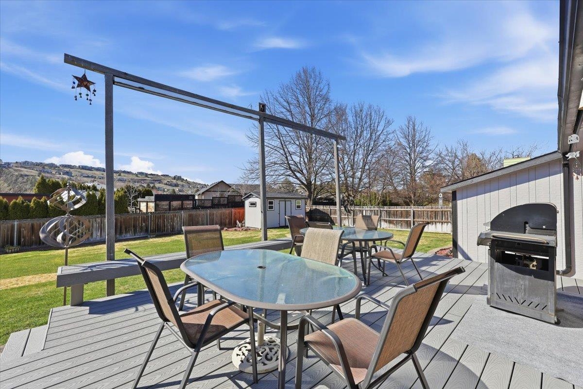 111 N Wright Blvd - Photo 26