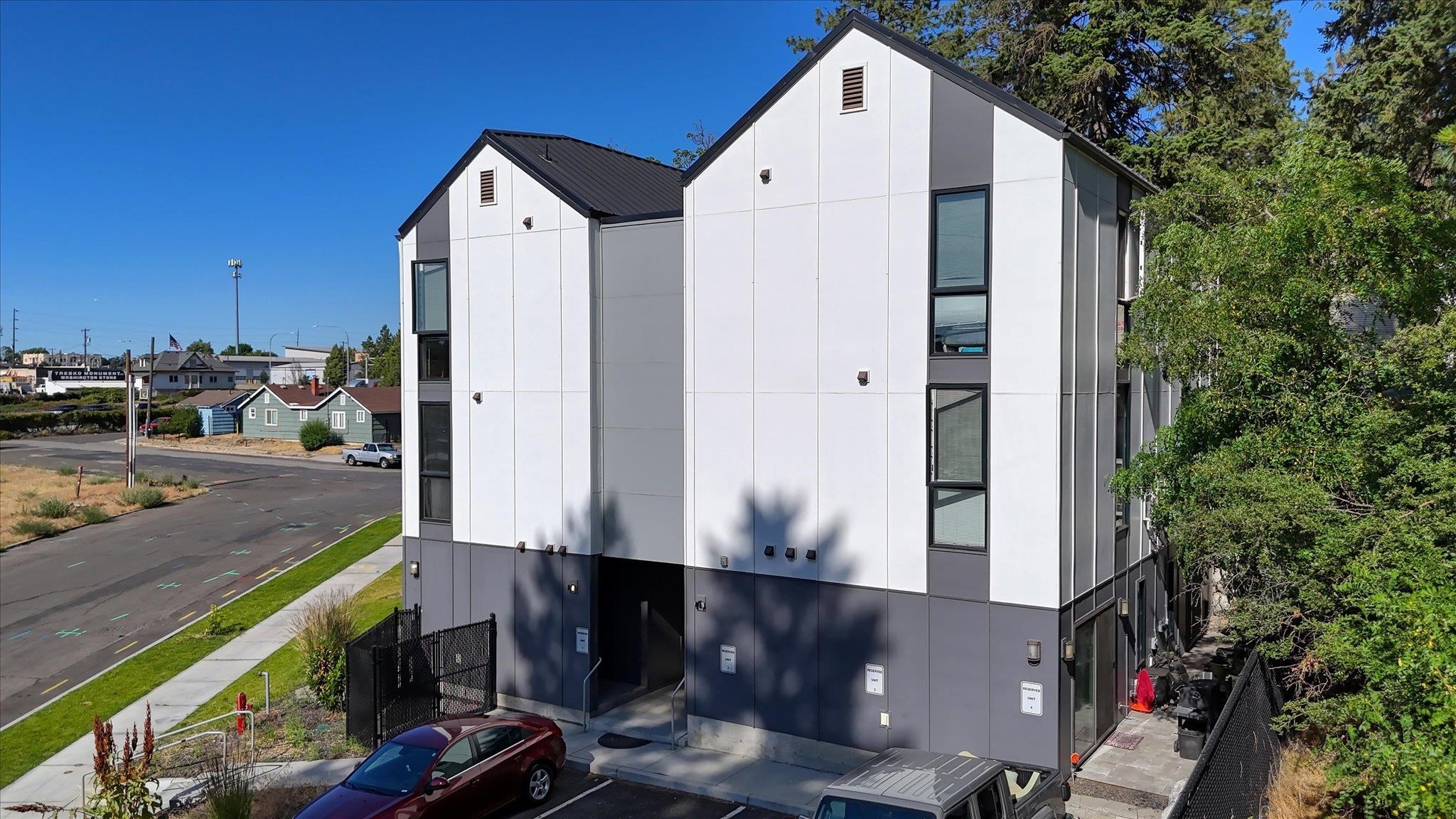 2001 W 7th Ave - Photo 4