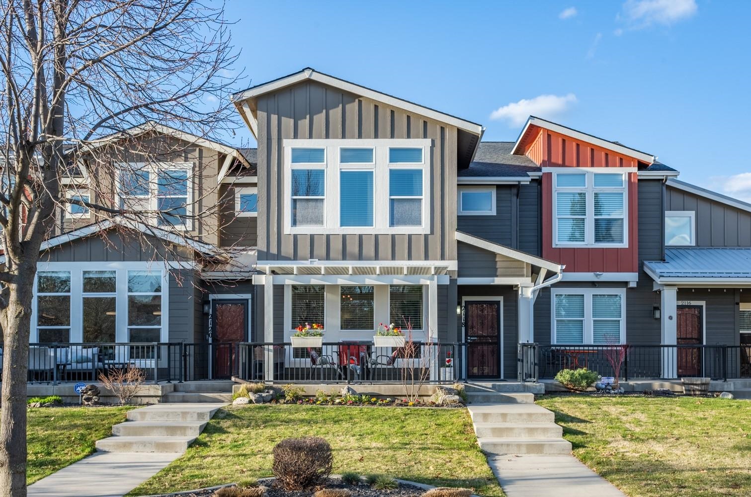 2118 W Summit Pkwy - Photo 2