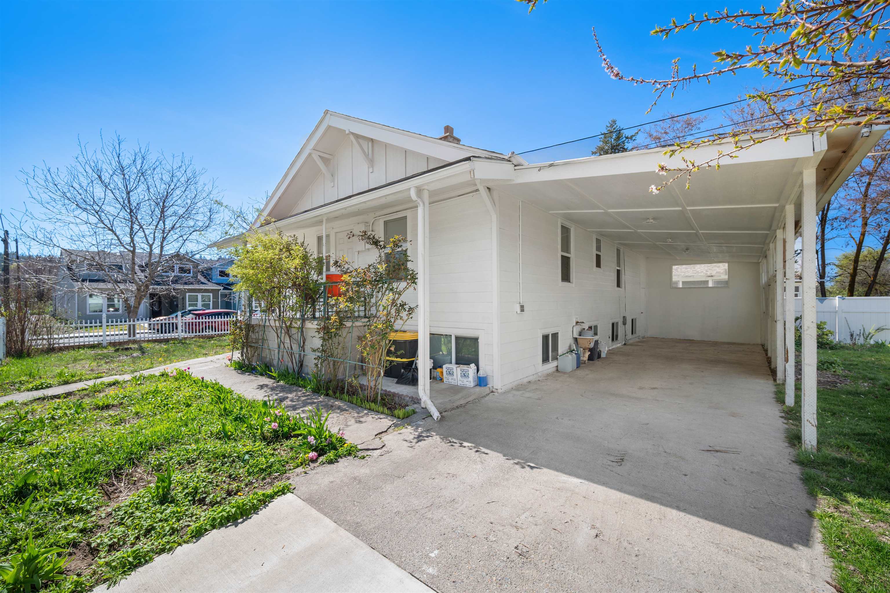 2227 E 4th Ave - Photo 3