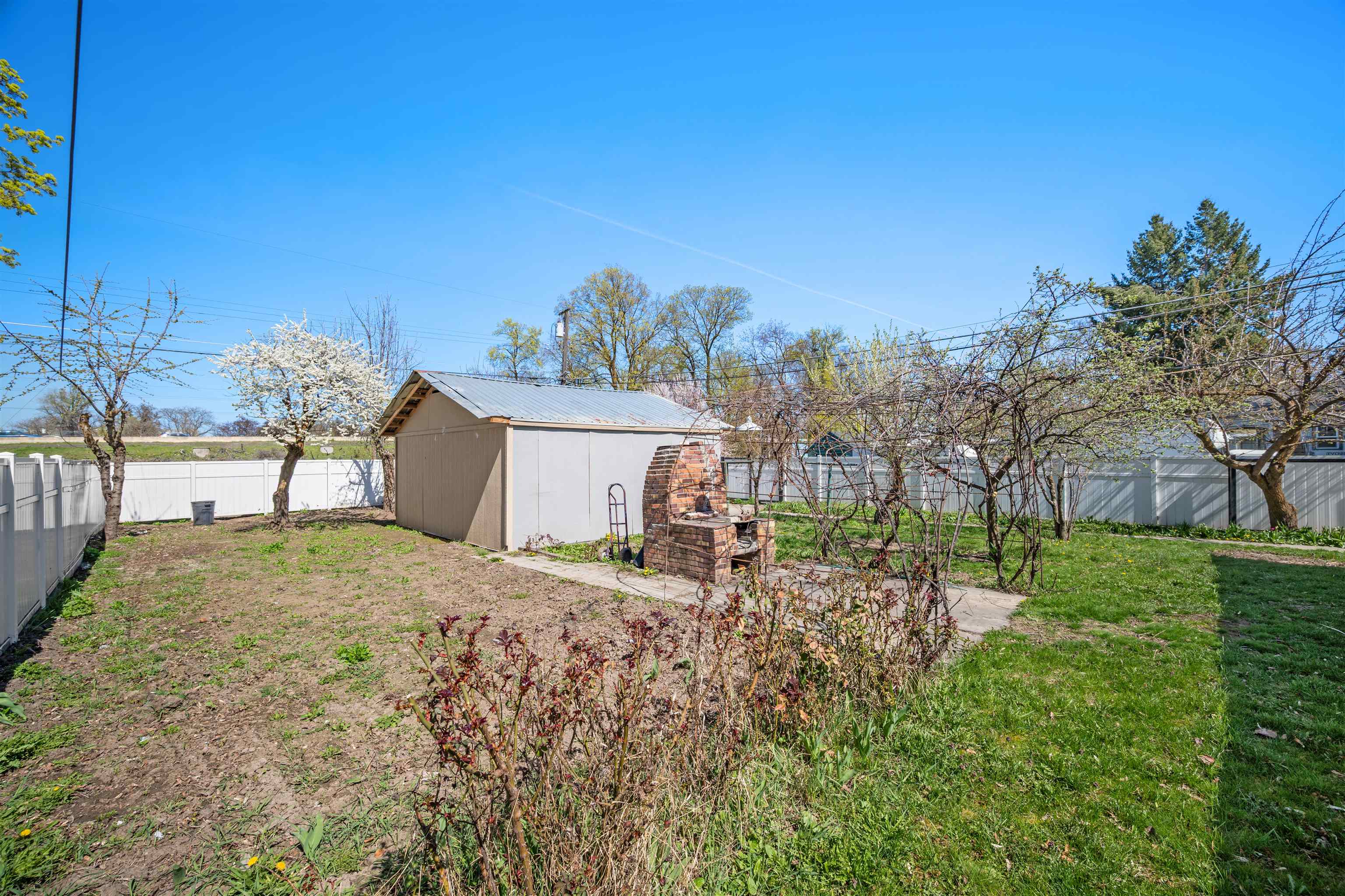 2227 E 4th Ave - Photo 8