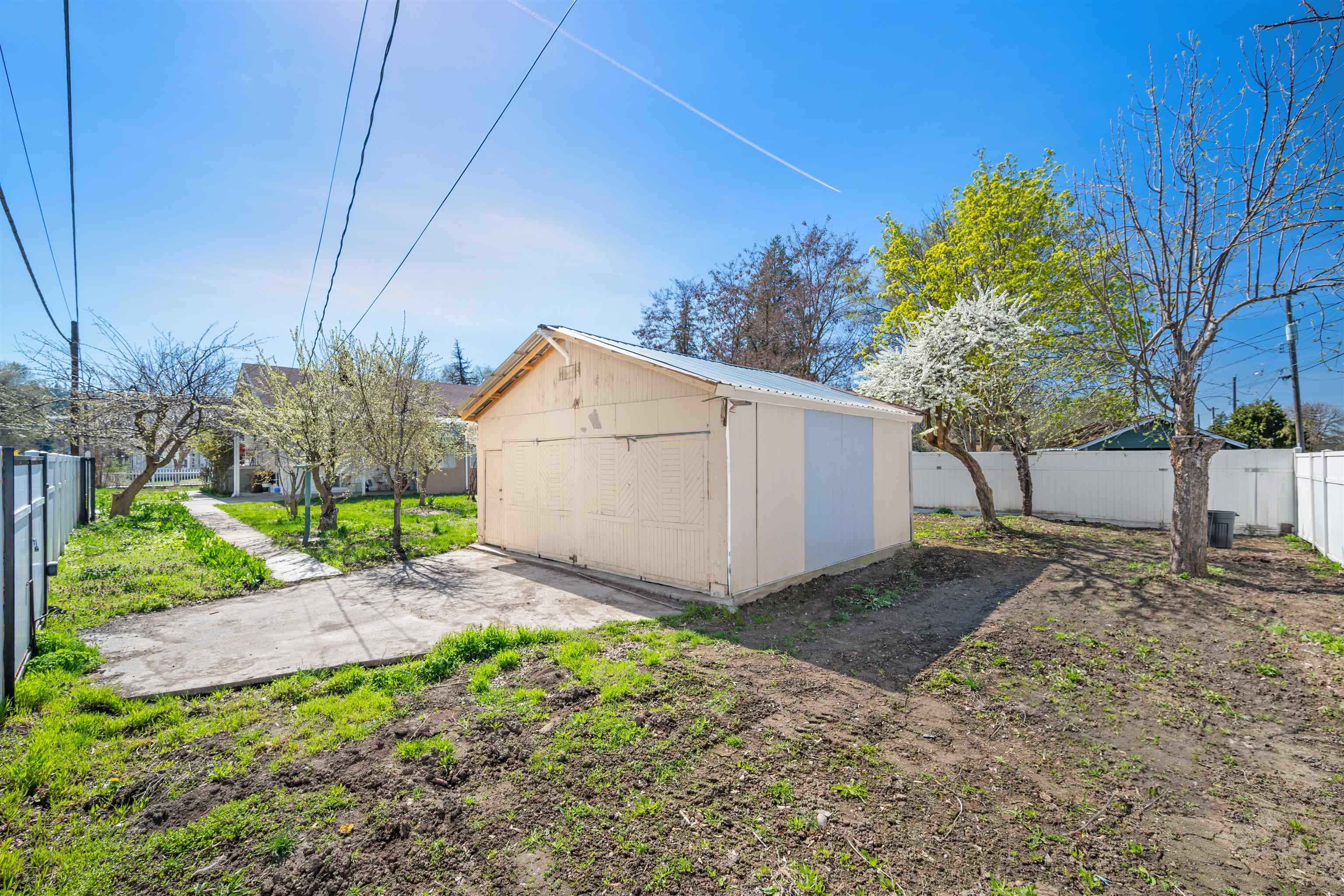 2227 E 4th Ave - Photo 9