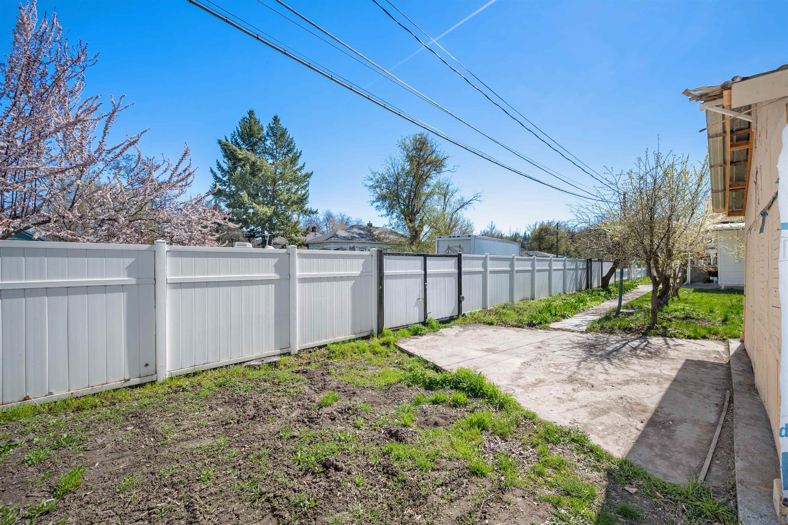 2227 E 4th Ave - Photo 10