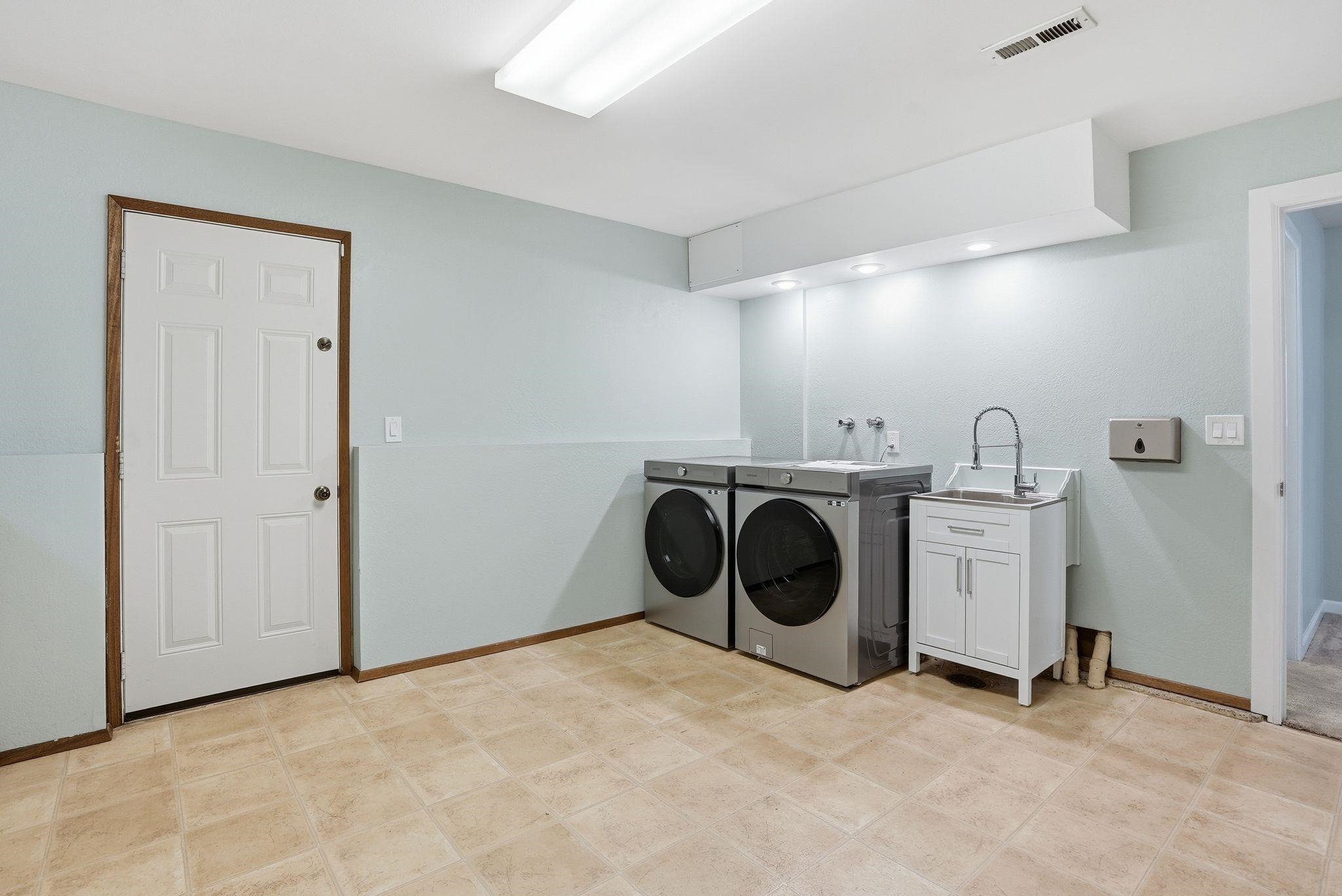 1504 E 64TH Ave - Photo 38
