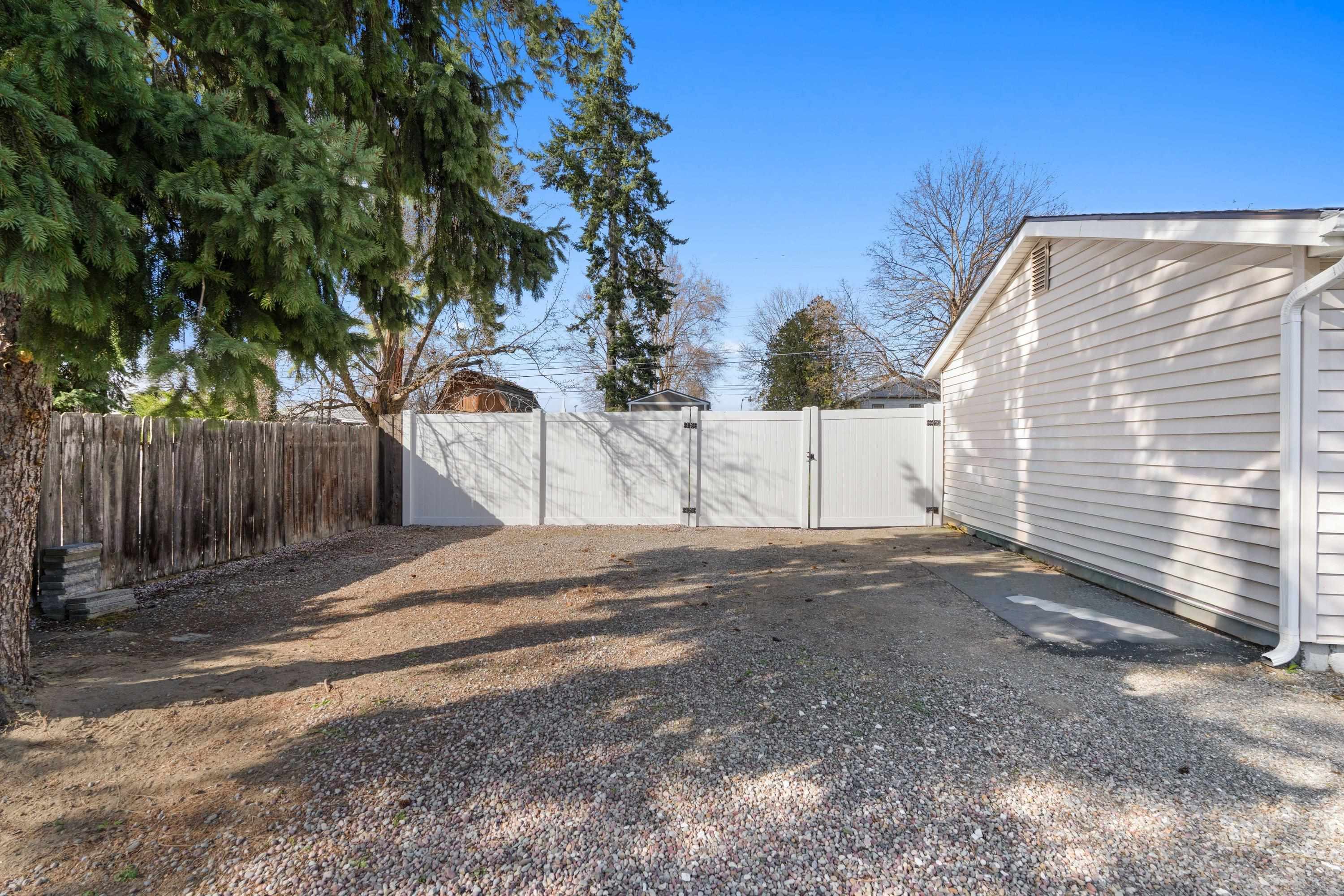 11119 E 17th Ave - Photo 33