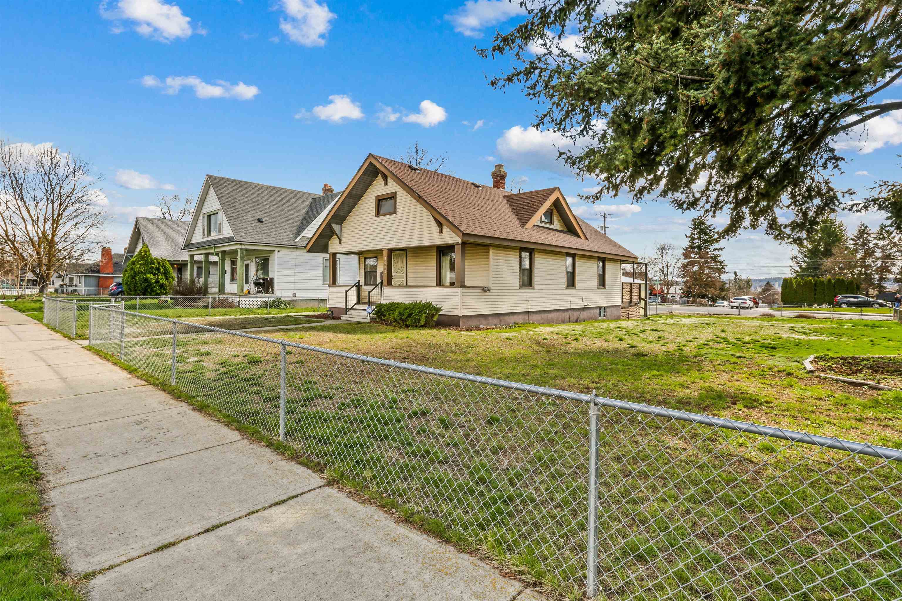 2002 E Dalton Ave - Photo 2