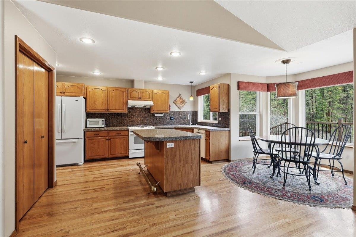 619 E Martingale Ct - Photo 18