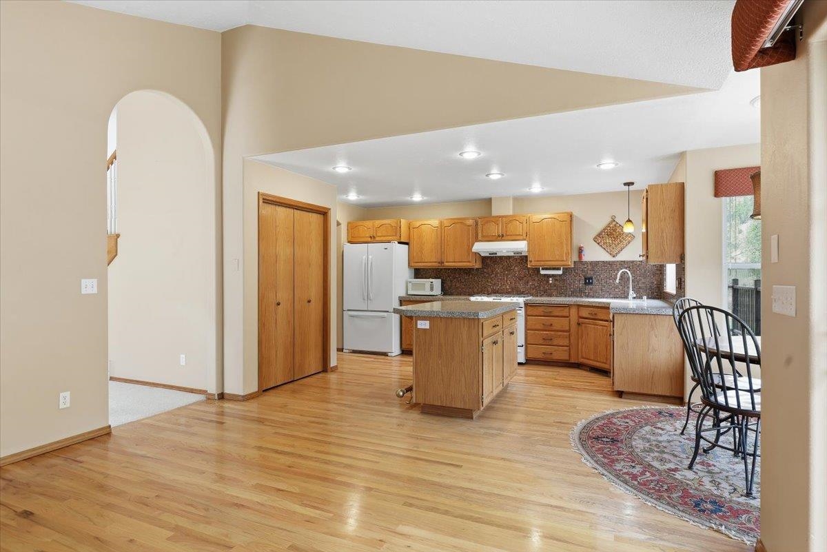619 E Martingale Ct - Photo 19