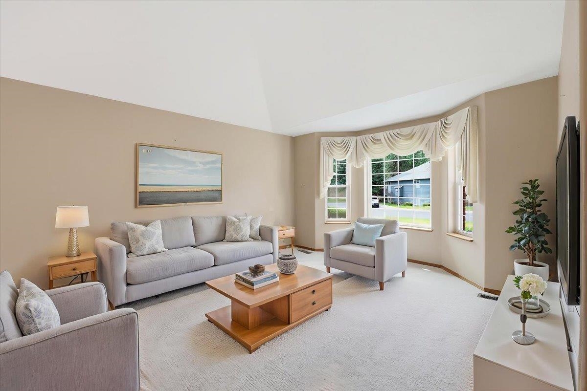 619 E Martingale Ct - Photo 3