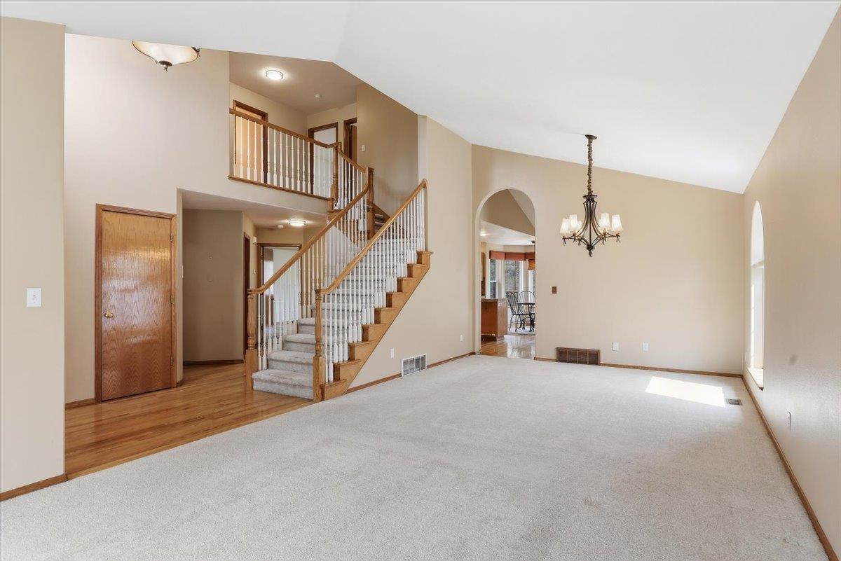 619 E Martingale Ct - Photo 8