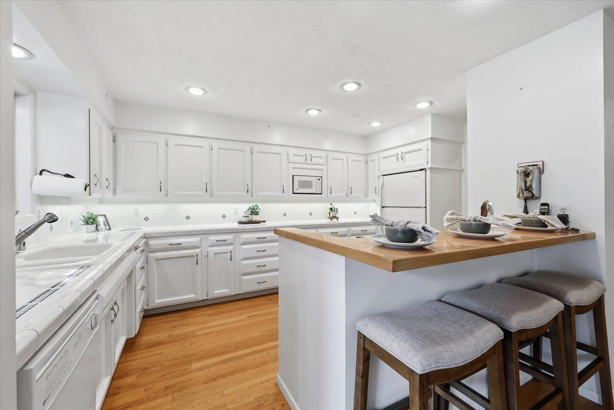 1226 E Christmas Tree Ln - Photo 21