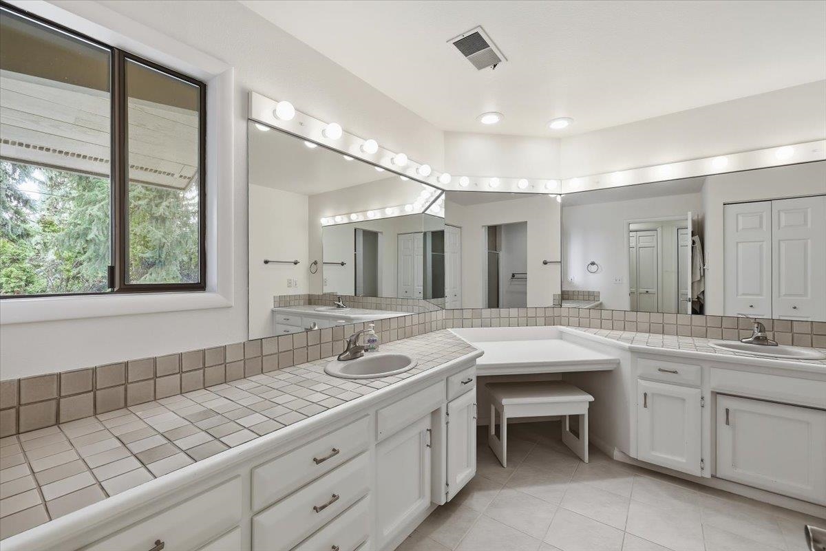 1226 E Christmas Tree Ln - Photo 28