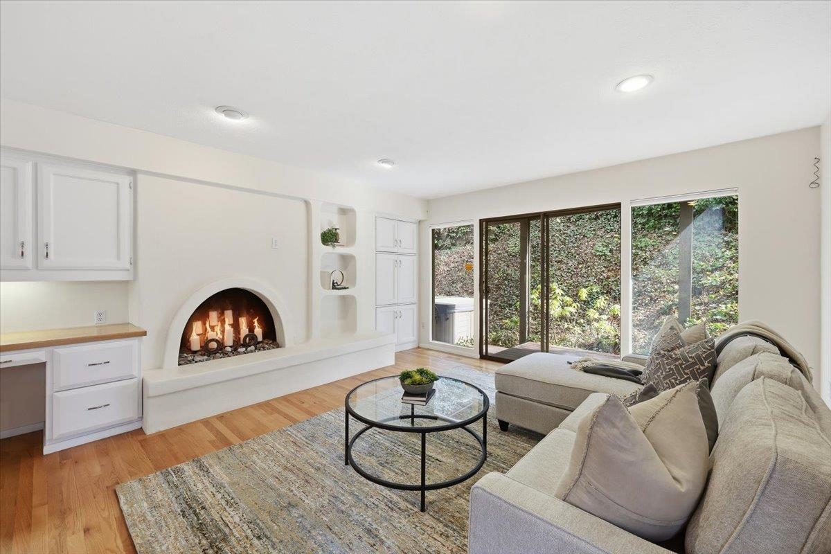 1226 E Christmas Tree Ln - Photo 4