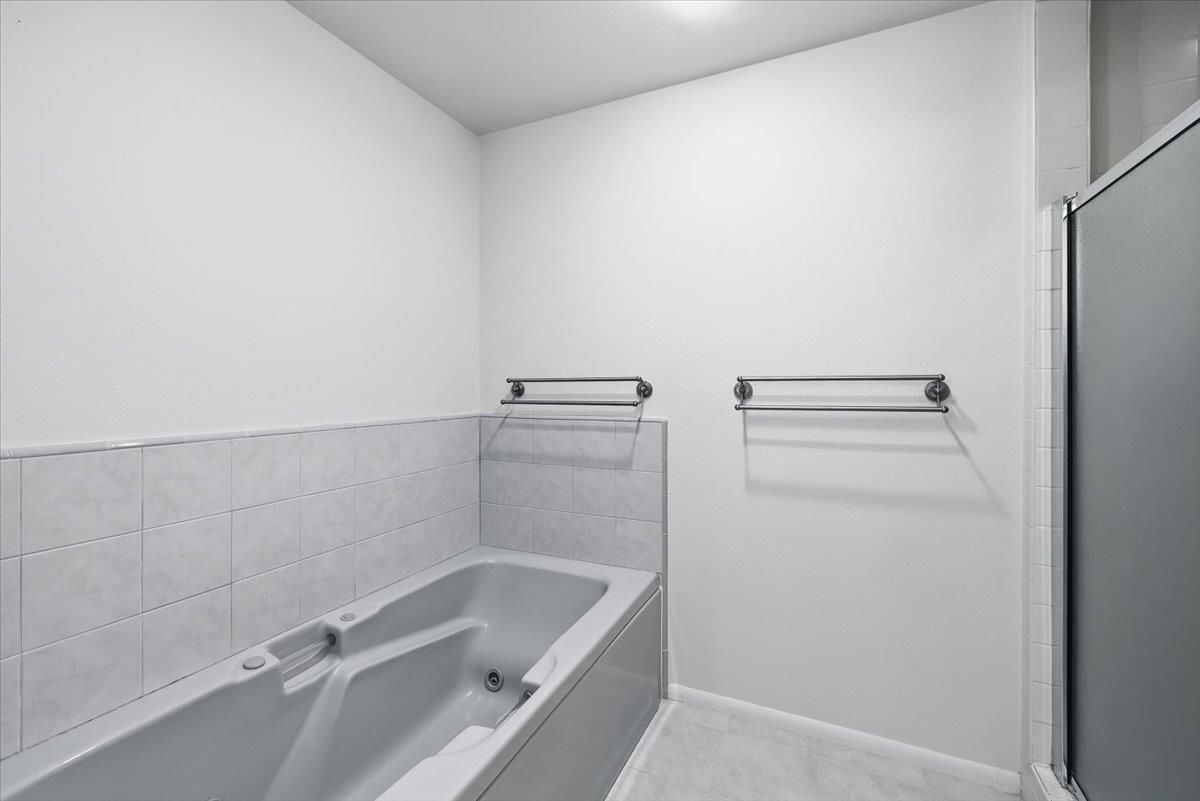 1226 E Christmas Tree Ln - Photo 31
