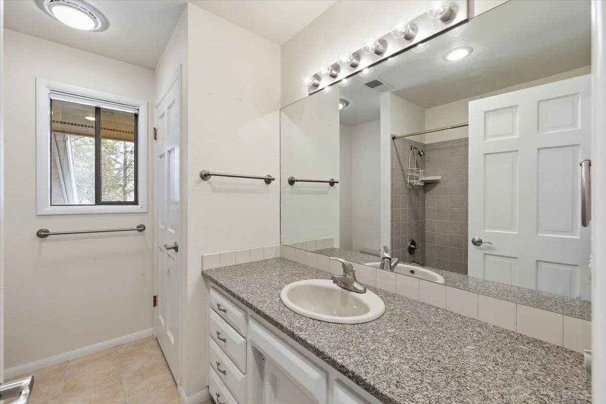 1226 E Christmas Tree Ln - Photo 34