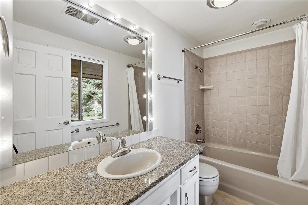 1226 E Christmas Tree Ln - Photo 37