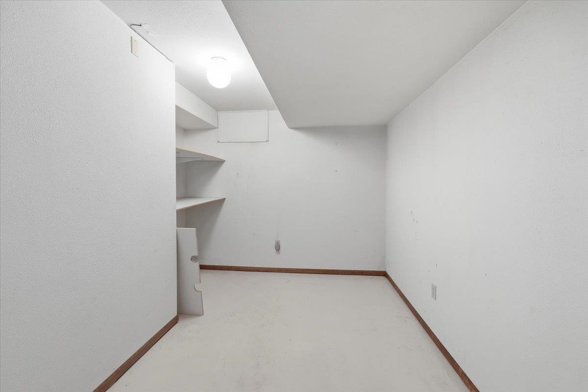 1226 E Christmas Tree Ln - Photo 38