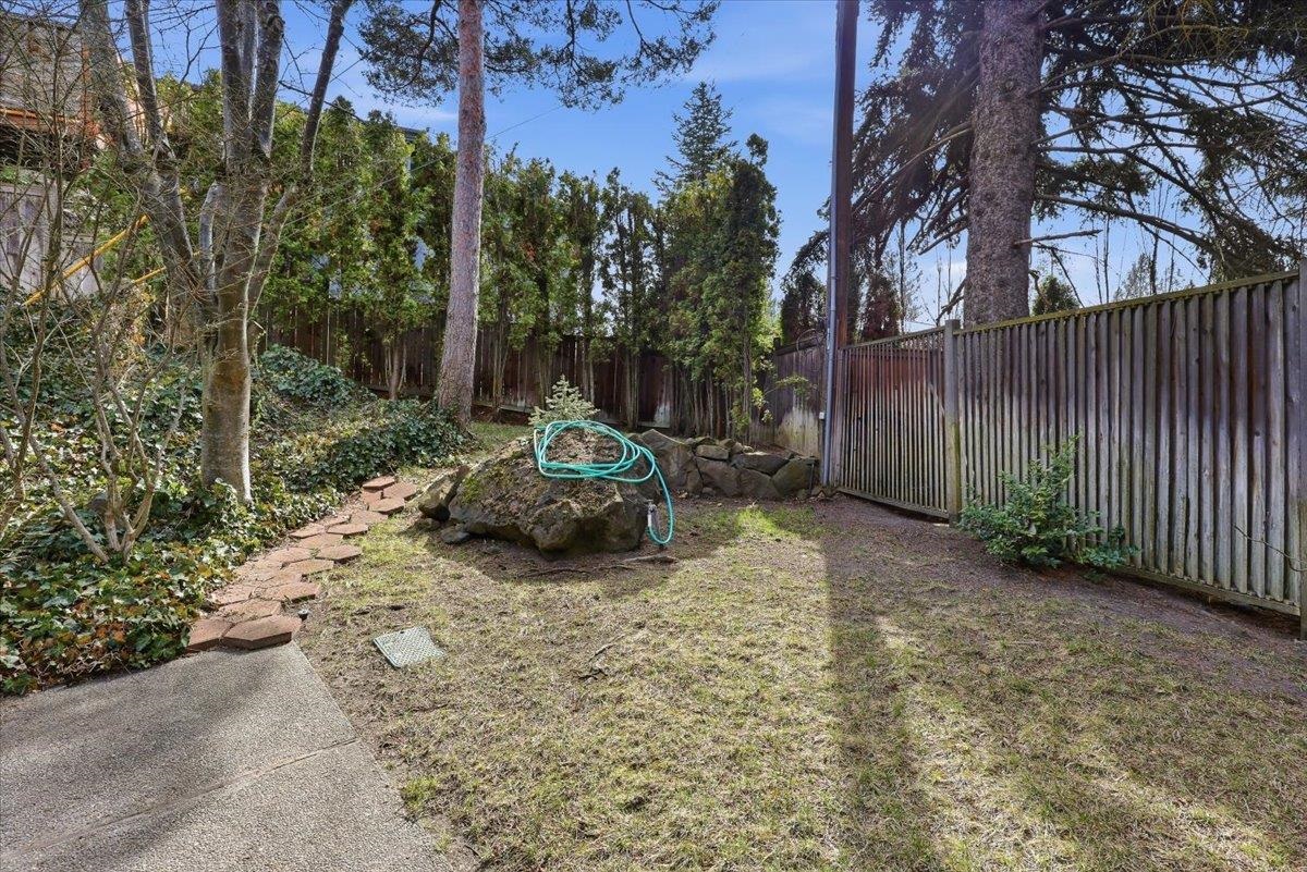 1226 E Christmas Tree Ln - Photo 50