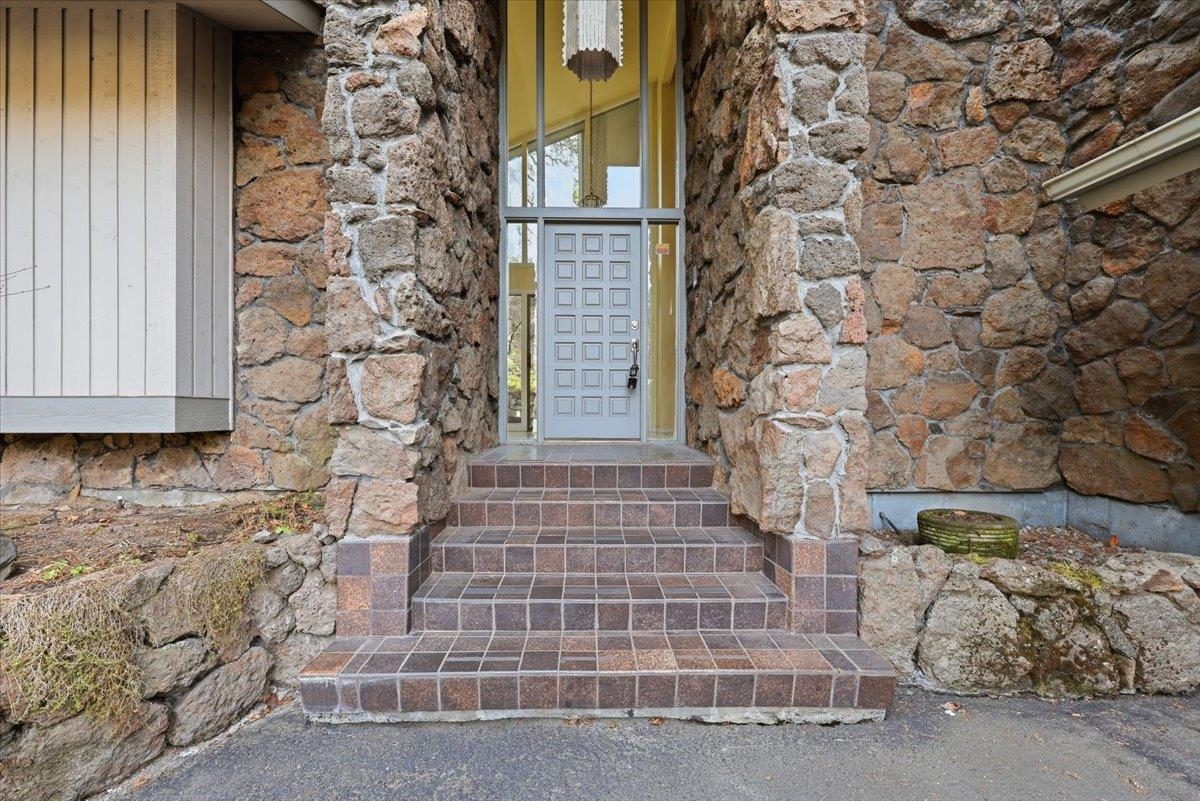 1226 E Christmas Tree Ln - Photo 9